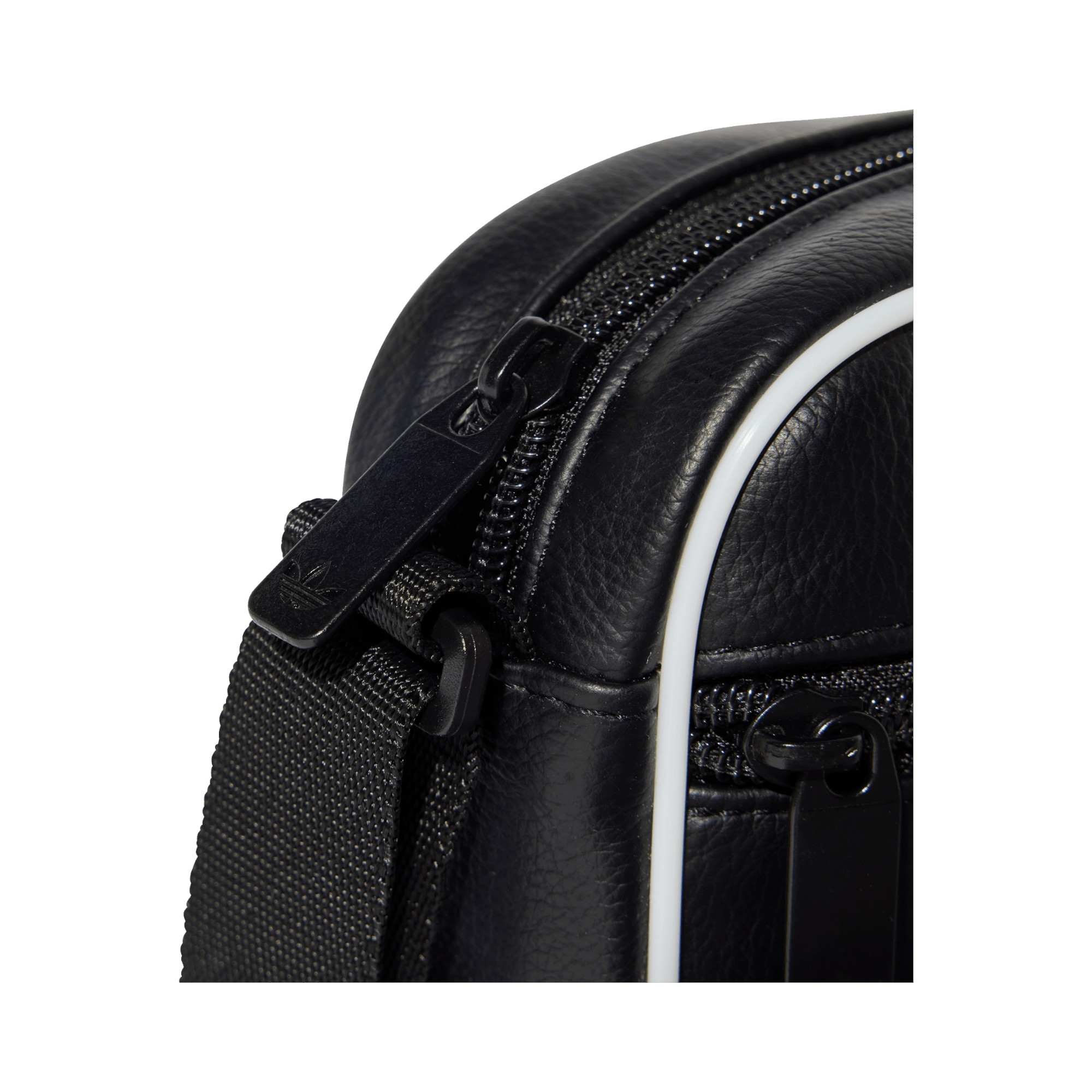 PU-SYNLEA        BLACK